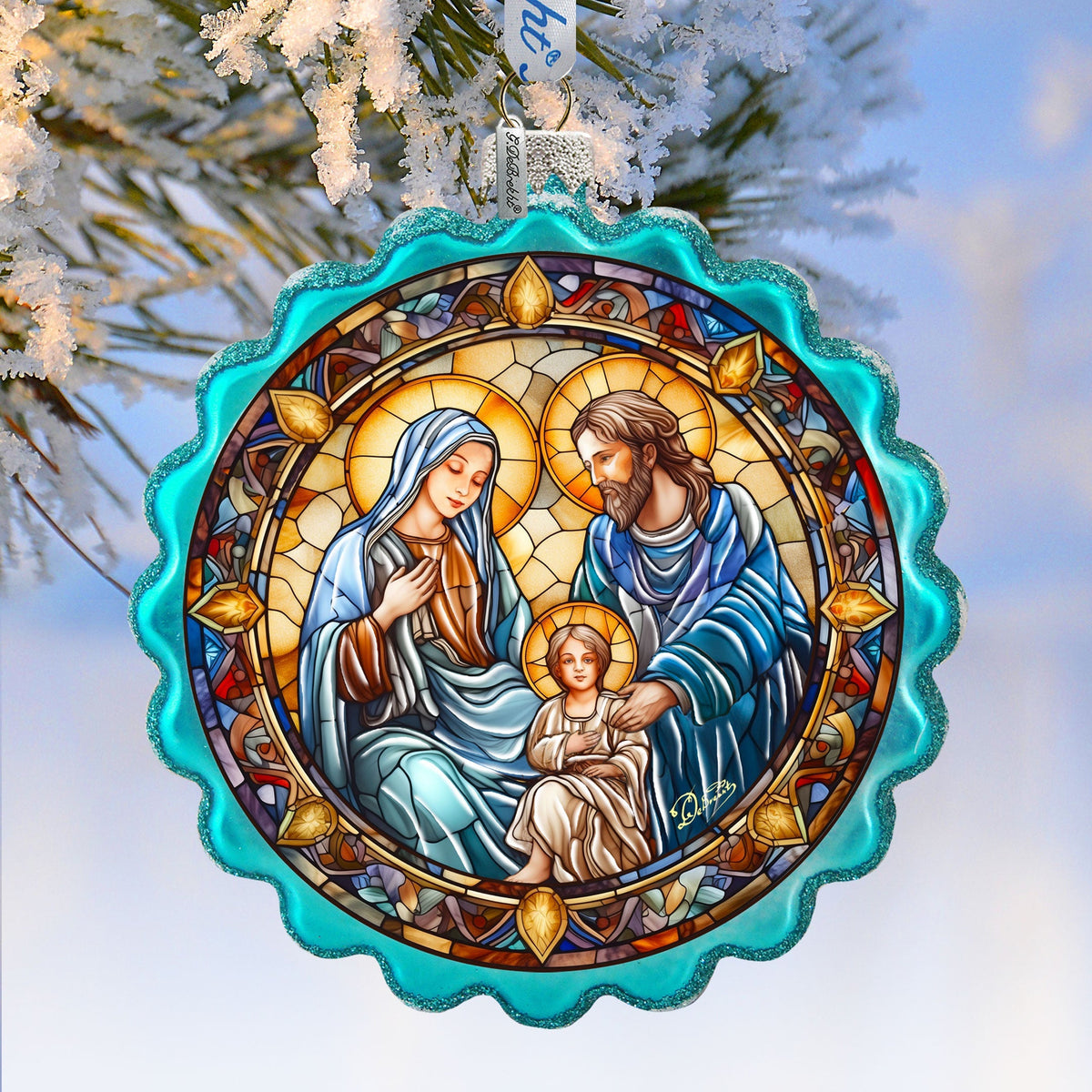 Family Love Classic Nativity Wreath Glass Ornament