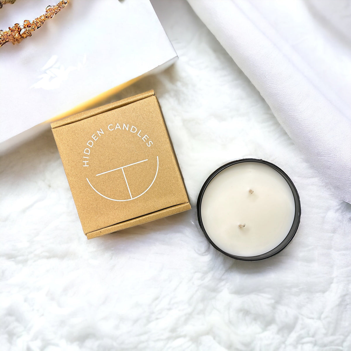 Secluded Cabin Candle 10.6 oz – Bergamot, Cedarwood & Smoked Amber