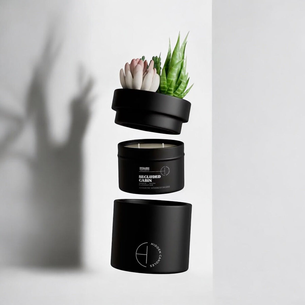 Secluded Cabin Candle 10.6 oz – Bergamot, Cedarwood & Smoked Amber